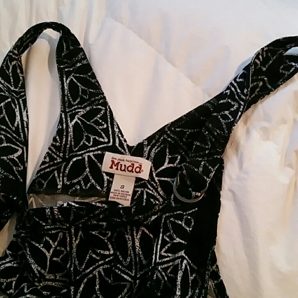 Mudd- B&W Lotus flower pattern overall/romper SM - Picture 4 of 6